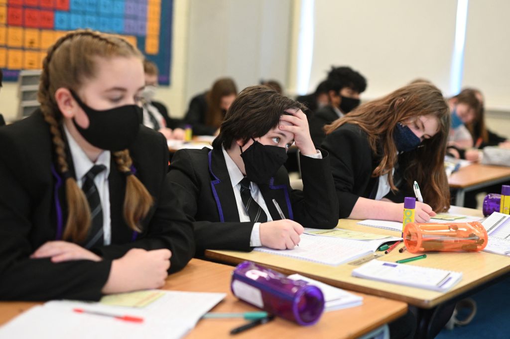 Ex-teachers urged to return to schools to help with Covid staff shortages