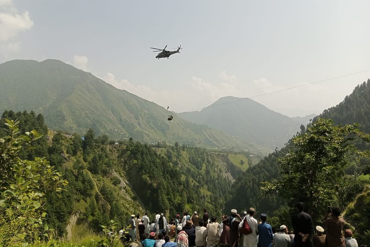Pakistan: Rescue operation underway for eight children trapped 350m up in chairlift