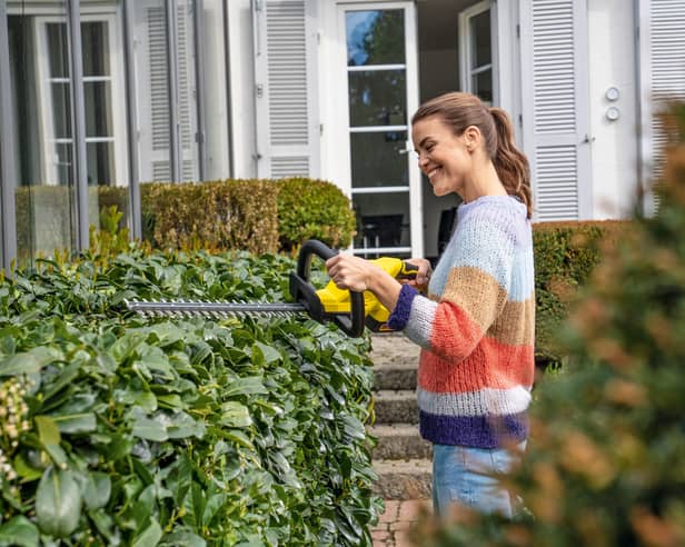 The Kärcher HGE 18-45 cordless hedge trimmer is designed for lightweight and precise hedge cutting.