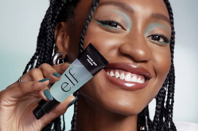 The bestselling e.l.f. Cosmetics Power Grip Primer helps grip make-up and smooth skin, making it an easy first step in your everyday beauty routine.