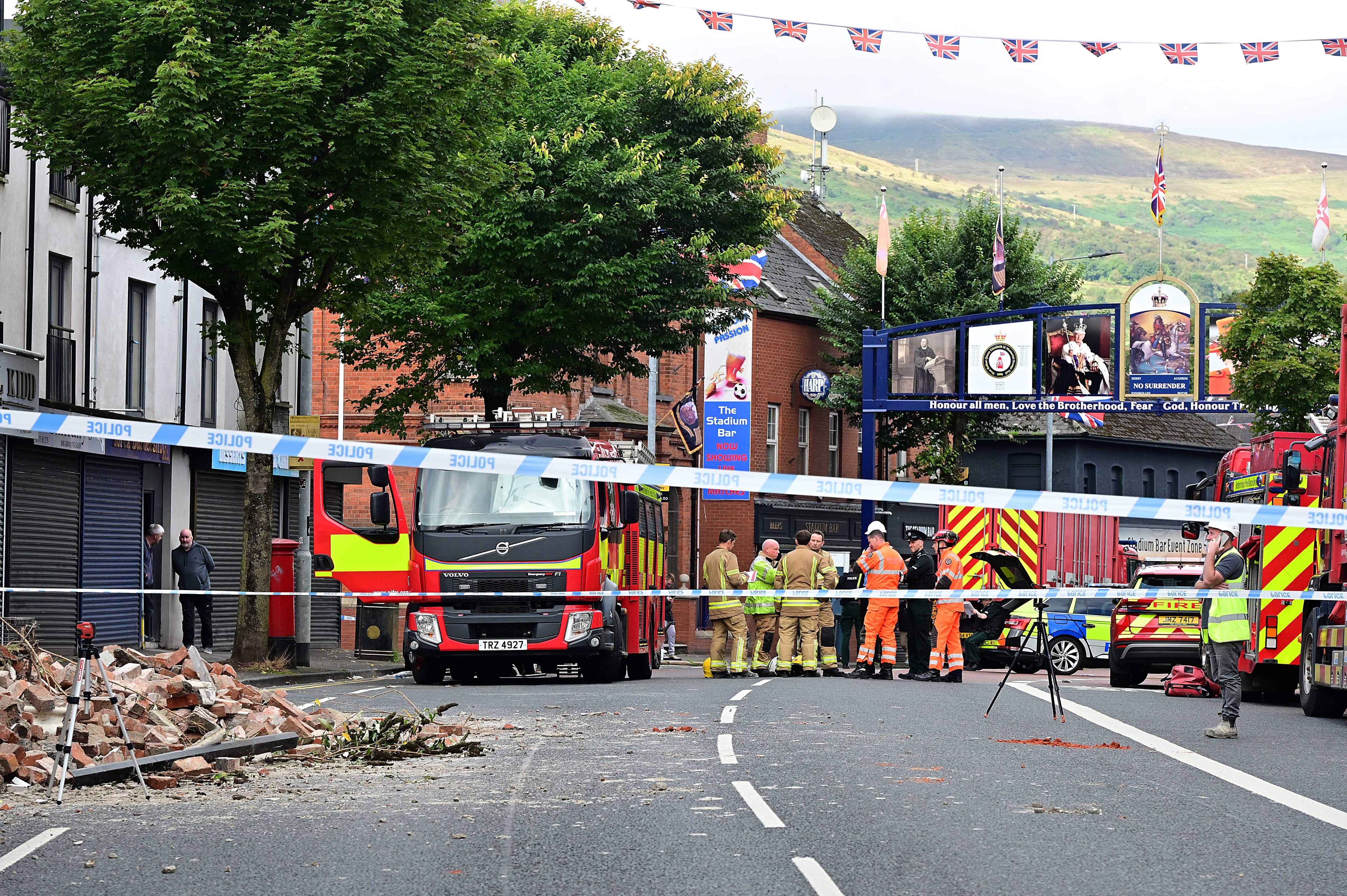 Traffic Travel Belfast Route Closed Due To Partially Collapsed Building Traffic Travel Belfast Route Closed Due To Partially Collapsed Building