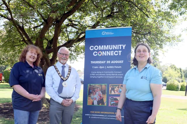 The Mayor is joined by Paula McLarnon, Torrie Tennant and Vivvy the Guide Dog from Guide Dogs NI