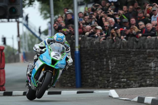 Dean Harrison lapped at 134.918mph at the 2018 Isle of Man TT on the Silicone Engineering Kawasaki.