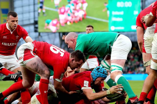 Justin Tipuric scores a try for Wales against Ireland