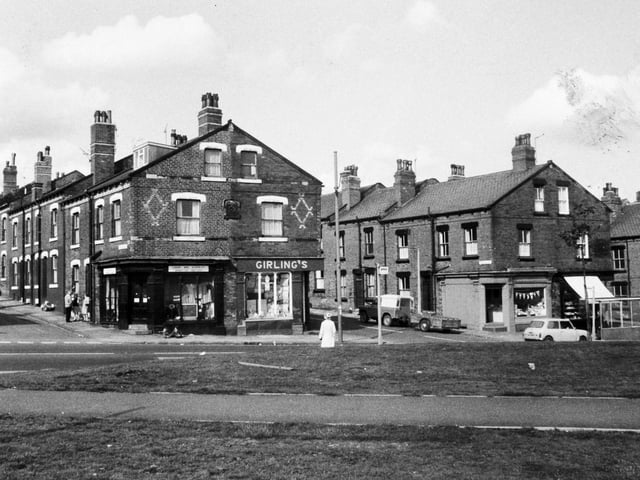 Share your memories of Armley in the 1970s with Andrew Hutchinson via email at: andrew.hutchinson@jpress.co.uk or tweet him - @AndyHutchYPN