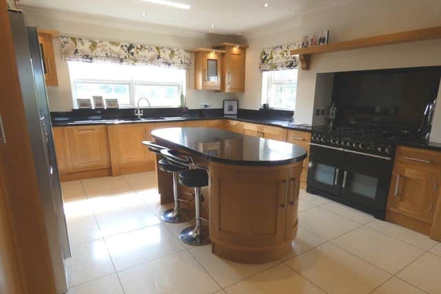The property has a (7.26m x 4.44m) kitchen/dinette