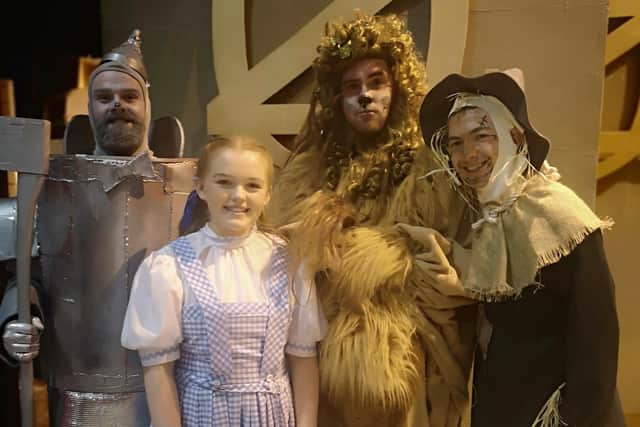 The principal cast of Wizard of Oz