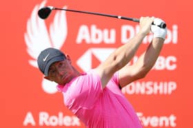 Rory McIlroy of Northern Ireland tees off on the 6th hole during Day One of the Abu Dhabi HSBC Championship at Abu Dhabi Golf Club on January 21, 2021. (Photo by Warren Little/Getty Images).