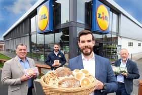 Irwin’s Bakery Proves a £50m Success With Lidl Northern Ireland: Lidl Northern Ireland has confirmed a new and expanded contract with Irwin’s Bakery for the full year ahead after a successful 20-year partnership deal worth more than £50 million. Under the new supply deal, worth £2.7 million annually, the family-run bakery will continue to supply customer favourites including Nutty Krust batch bread, Irwin’s Veda malted loaf and Jammy Joeys buns to 202 Lidl stores across the island of Ireland. Pictured announcing the new supply contract are (L-R) Michael Murphy (Chief Executive Irwin’s Bakery), Ross Irwin (Director Irwin’s Bakery), Ben Woods (Supply Chain Executive Lidl Northern Ireland) and Brian Irwin (Chairman Irwin’s Bakery).