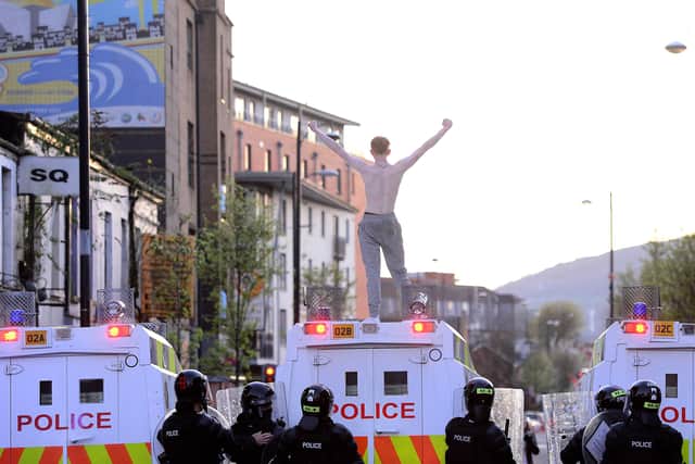 Scenes from Sandy Row trouble tonight.
Picture By: Arthur Allison/Pacemaker.