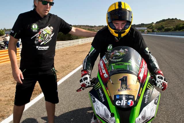 Newly-crowned World Superbike champion Jonathan Rea wore one of Joey Dunlop's original helmets to mark his first World Superbike title in 2015. Rea also donned one of Brian Reid's helmets during his victory lap at Jerez.
