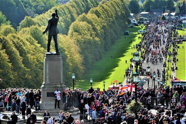 29/09/12 - PACEMAKER BELFAST.  The 100th year anniversary march to commemorate the signing of the Ulster Covenant enters Stormont as thousands of Orangemen parade past Lord Carson's statue. Picture Charles McQuillan/Pacemaker.