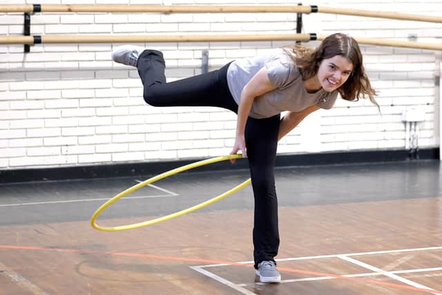 PACEMAKER, BELFAST, 11/11/2021: Belfast Newsletter reporter Neve Wilkinson gets into the swing of the hula hoops as she trains for her Day at the Circus in the Vault Artist Studios in East Belfast.
PICTURE BY STEPHEN DAVISON