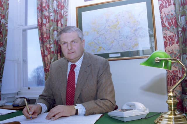 PACEMAKER PRESS 24/11/19931280/93Sir Patrick Mayhew, Secretary of State, in his office.