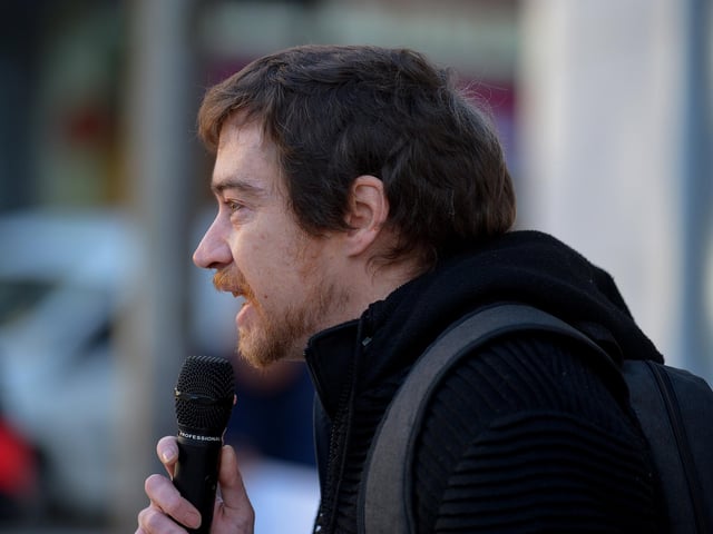 Joe Moore, Derry Trades Council, speaking at the Derry Against Fuel Poverty rally in Waterloo Place on Saturday afternoon last. Photo: George Sweeney.  DER2209GS – 076