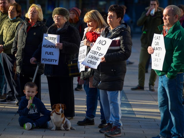 Some of the attendance at the Derry Against Fuel Poverty rally in Waterloo Square on Saturday afternoon last. Photo: George Sweeney.  DER2209GS – 072