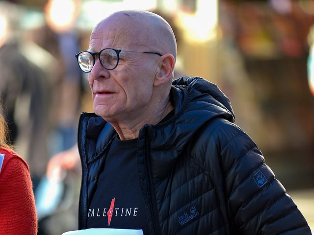 Eamonn McCann attended the Derry Against Fuel Poverty rally in Waterloo Square on Saturday afternoon last. Photo: George Sweeney.  DER2209GS – 071