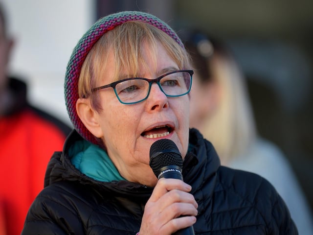 Goretti Horgan speaking at the Derry Against Fuel Poverty rally in Waterloo Place on Saturday afternoon last. Photo: George Sweeney. DER2209GS – 073