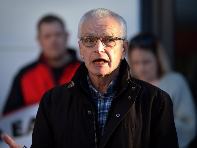 William White speaking at the Derry Against Fuel Poverty rally in Waterloo Place on Saturday afternoon last. Photo: George Sweeney. DER2209GS – 075