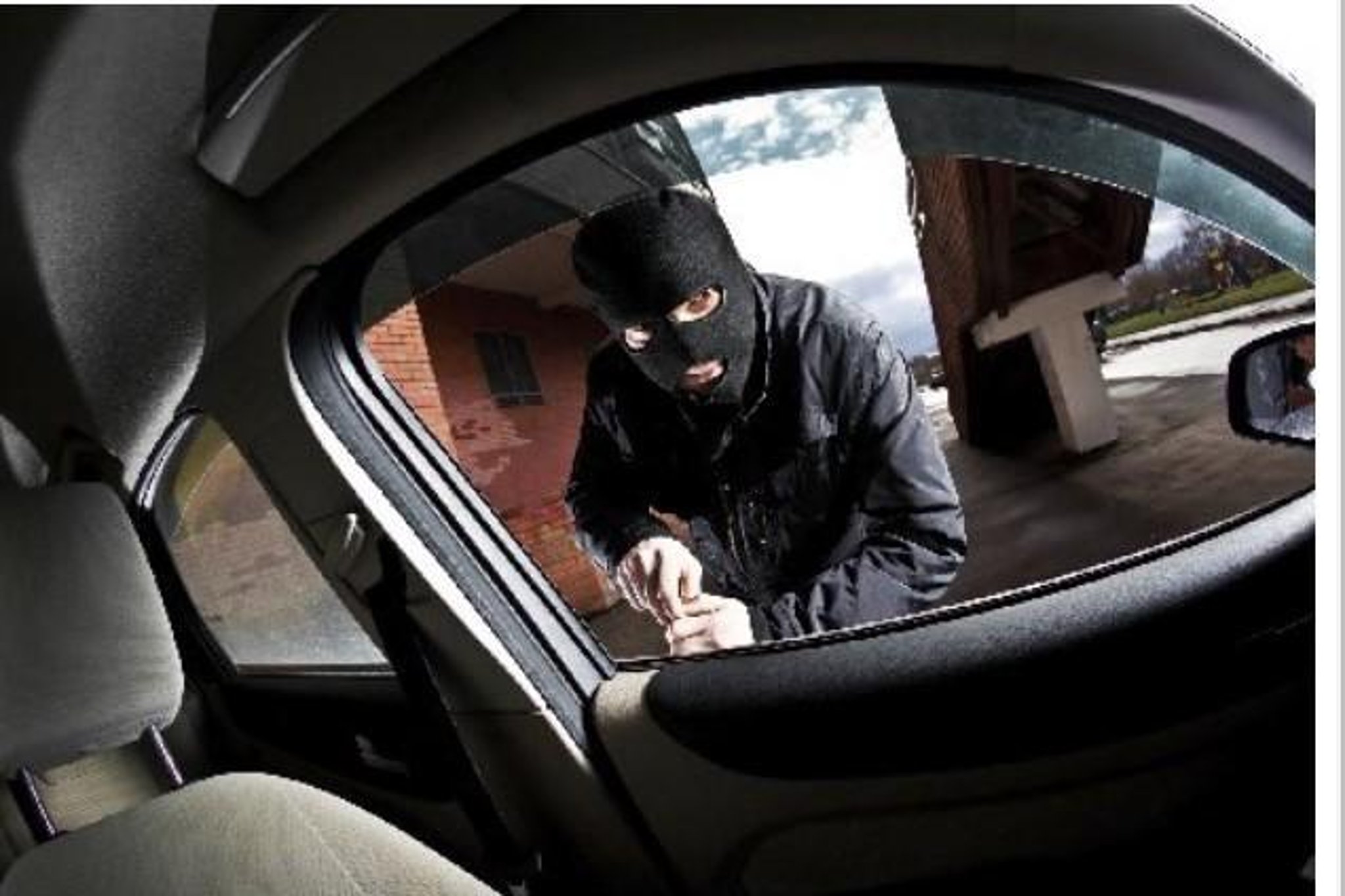 Mercedes stolen from NI owner  without using vehicle's keys - PSNI urge 'vehicle owners to be vigilant, especially those with keyless entry cars'