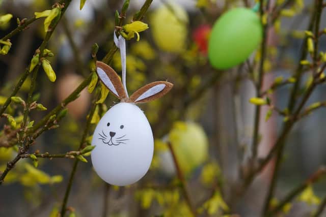 When are the school Easter holidays in Northern Ireland? Date schools are off for Easter and when they go back.