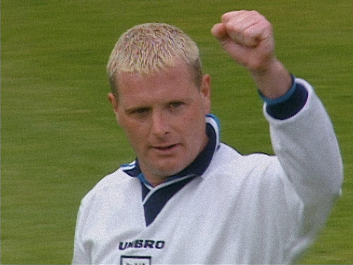 TURIN - JULY 4 Paul Gascoigne of England bursts into tears after