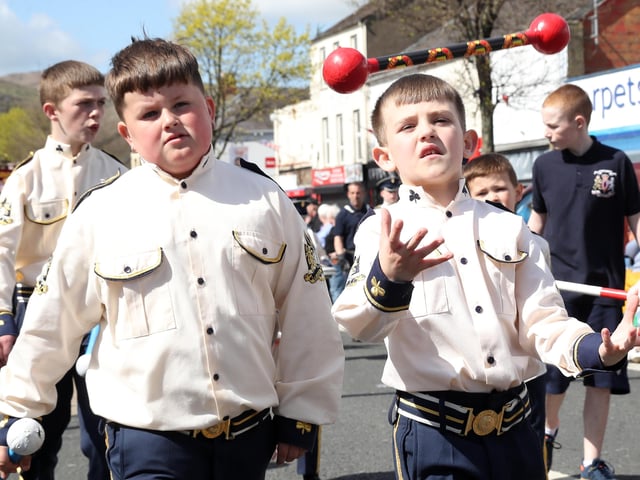 Press Eye - Northern Ireland - 18th April 2022The Apprentice Boys of Derry parade along the Shankill Road on Easter Monday.Easter Bank Holiday Monday is one the busiest days for parades during the Easter holidays.There are 54 parades planned across Northern Ireland throughout the day - 30 of which are Apprentice Boys marches.Photography By Declan Roughan - Press Eye