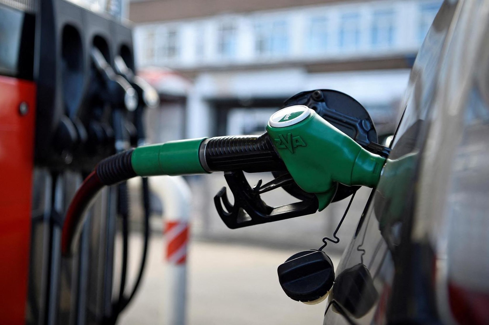 Fuel prices a 'psychological blow' for motorists: AA