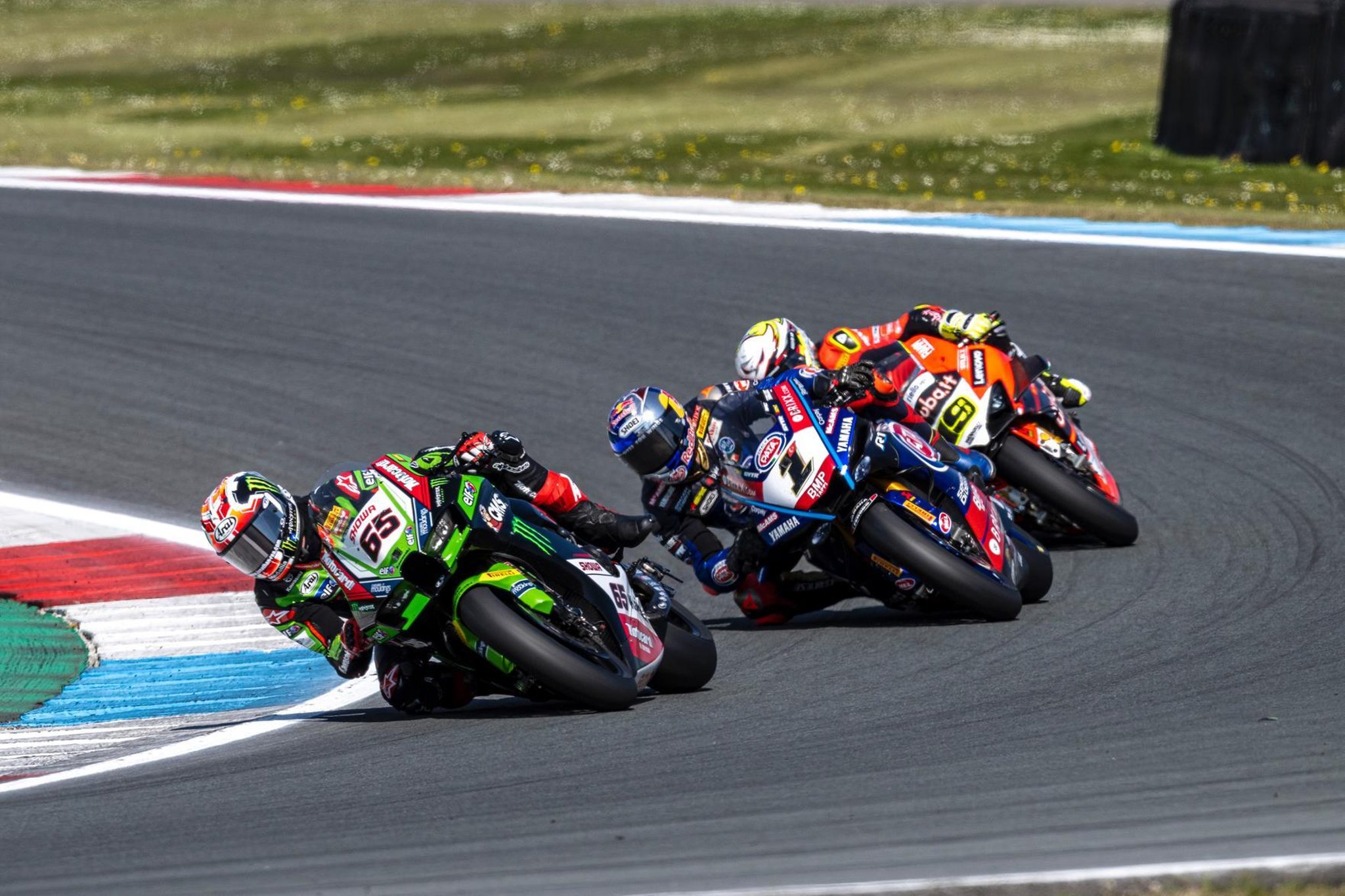Dutch double for Jonathan Rea tempered by crash in final World Superbike race at Assen