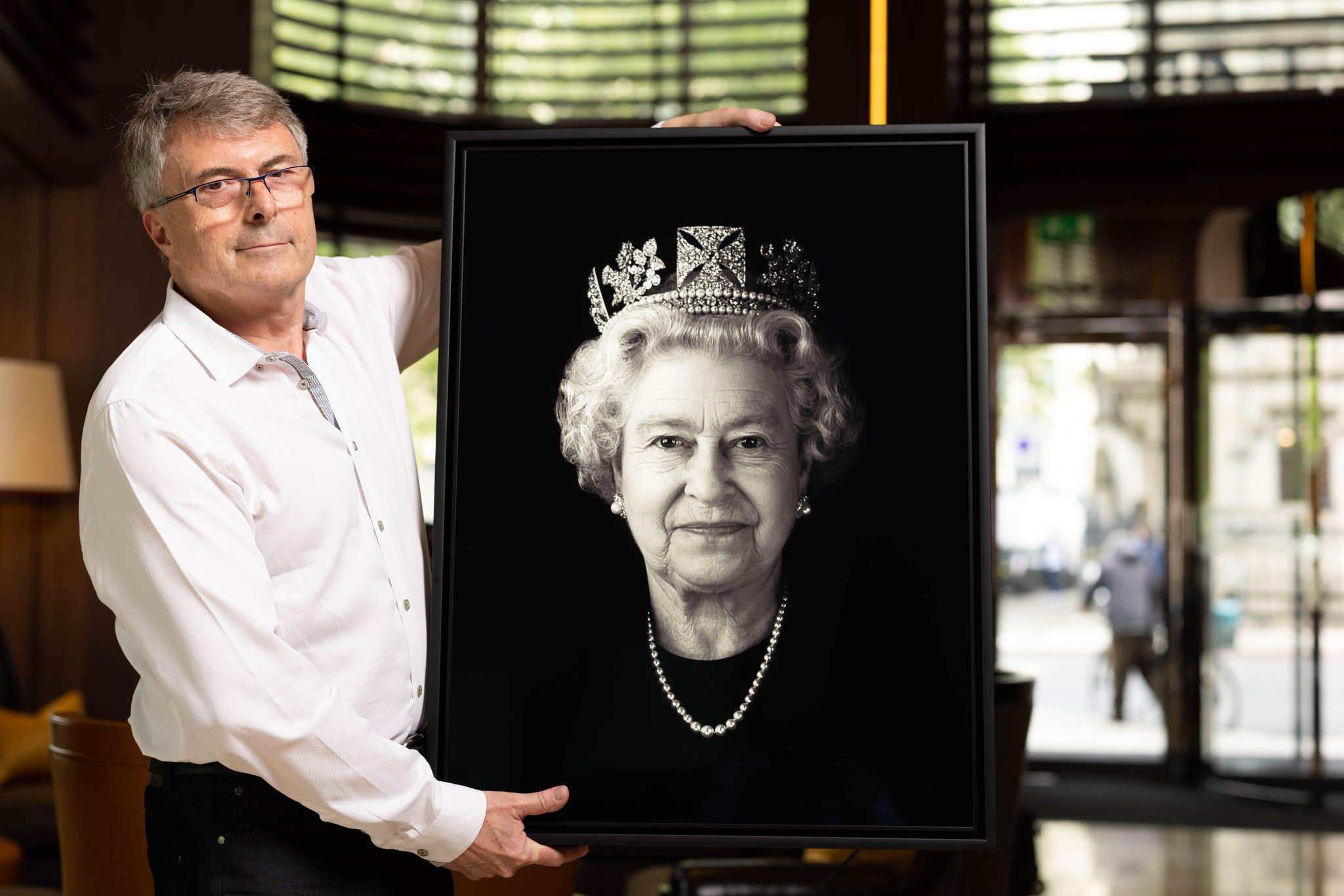 Jubilee portrait captures 'twinkle in the Queen's eye'