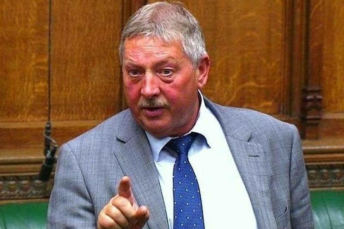 Sammy Wilson hits back at Sinn Fein over cost-of-living energy bill discount uncertainty due to Stormont powersharing deadlock