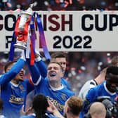 Steven Davis celebrates with the Scottish Cup