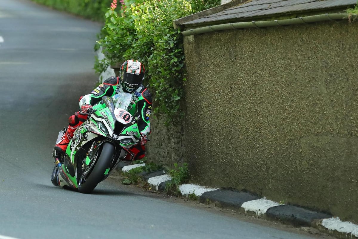 TT 2022: Peter Hickman blazes to 133mph lap from standing start | Dean Harrison and Davey Todd crack 132mph barrier