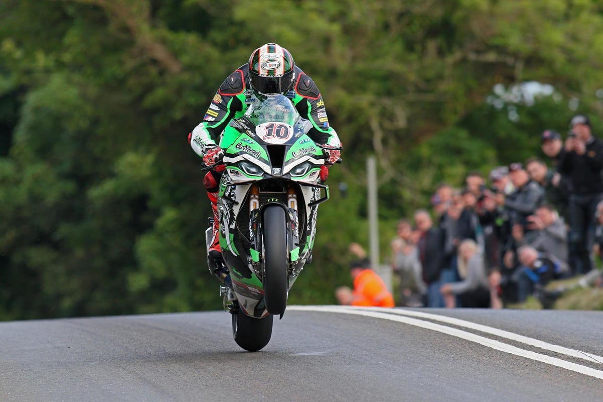 TT 2022: Dominant Peter Hickman wins Superbike race for sixth victory | Michael Dunlop on podium in third | Glenn Irwin becomes fastest ever newcomer