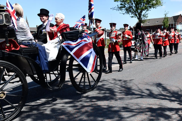 Pacemaker Press 04/06/22 
Platinum Jubilee Celebrations on the Shankill Road in Belfast on Saturday.
The event marks the third day of festivities celebrating 70 years since the Queen's reign began.
Pic Colm Lenaghan/ Pacemaker