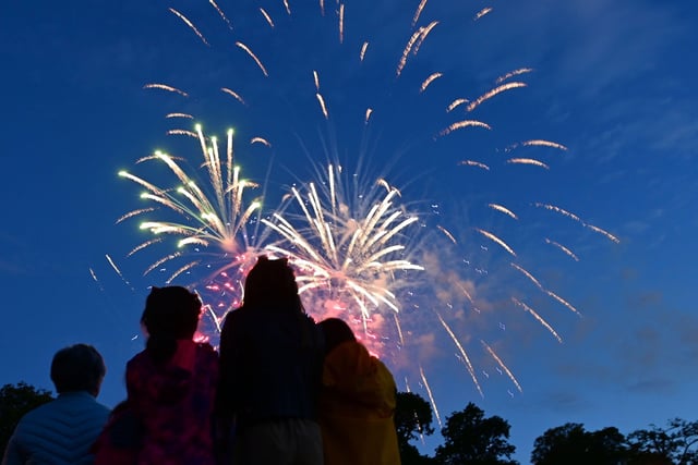 Pacemaker Press 04-06-2022: 
Antrim & Newtownabbey Council Firework Display at Antrim Castle Gardens on Saturday  for Her Majesty The Queen's special Platinum Jubilee celebration.
Pic Colm Lenaghan/Pacemaker