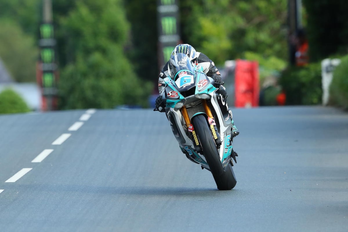 TT 2022: Michael Dunlop clinches famous 20th victory in opening Supersport race | New 129mph lap record for Northern Ireland rider