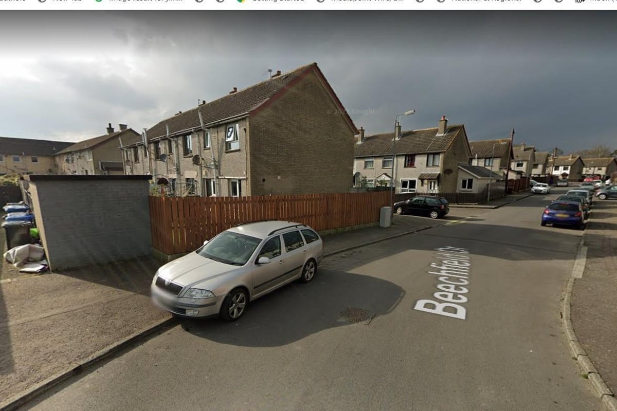 Victim left with serious injuries after alleyway attack