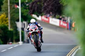 Shaun Anderson at Ago's Leap on the Crendon Hawk Suzuki in the RST Superbike TT.