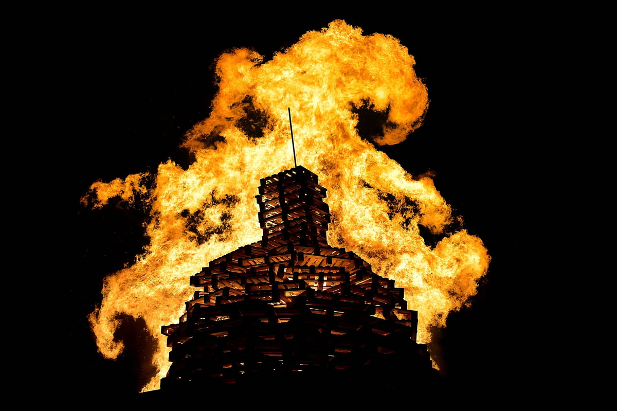 Burning effigies on bonfires will not win Northern Ireland unionists any friends