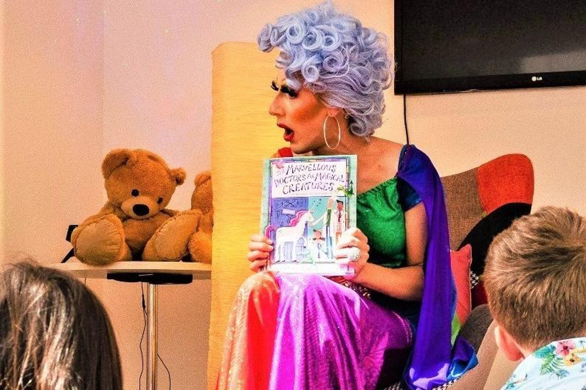 Drag queen storytime – VIDEO: Libraries Northern Ireland praises practice of drag performers reading to children