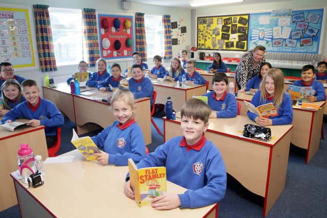 Mrs Robinson with her P5/6 class at Ballymena Primary School.
PICTURE BY STEPHEN DAVISON/PACEMAKER
