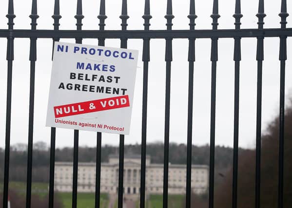 Press Eye - Belfast - Northern Ireland - 7th February 2021

Anti irish Sea border in relation to the Northern Ireland Protocol on the gates of Stormont. 


Picture by Jonathan Porter/PressEye