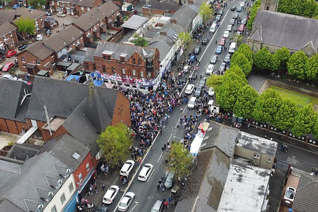 A large crowd has gathered on Belfast's Shankill Road to celebrate Rangers winning the Scottish Premiership. The fans came out despite a ban on public gatherings under coronavirus restrictions to mark the Glasgow side's first title in a decade.
Picture By: Pacemaker.