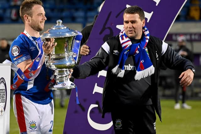 Linfield captain Jamie Mulgrew (left) and manager David Healy with the Irish Cup. Pic by PressEye Ltd.