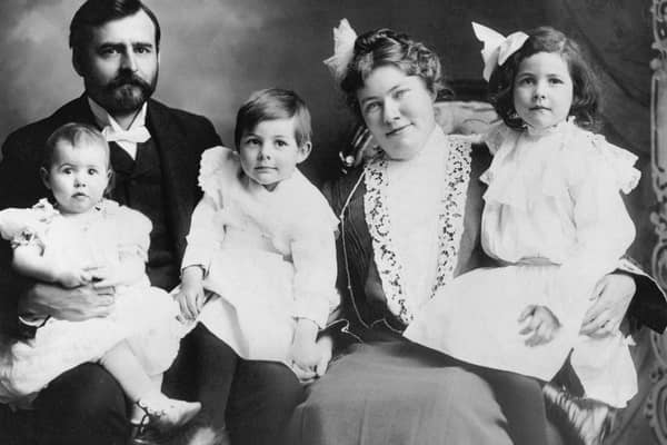 Hemingway family portrait: Ursula, Clarence, Ernest, Grace, and Marcelline Hemingway, October 1903