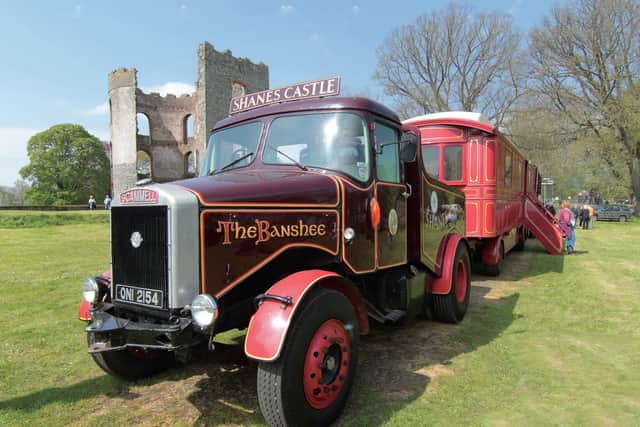 The Banshee is a 150hp Scammell Highwayman built in 1964. It was supplied new to Hamblins Supplies Ltd, Leicester. It had several subsequent owners and was then purchased in 1986 by the present owner and restored over the years. It is used to tow a Showman’s Caravan and Fairground Organ and provides electrical power to operate the organ. Owned by The Lord O’Neill, Shane's Castle, Antrim