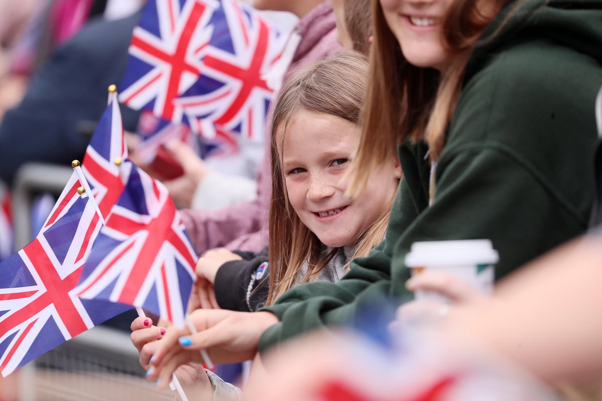 Flag-waving Hillsborough crowds break into 'God Save the King'