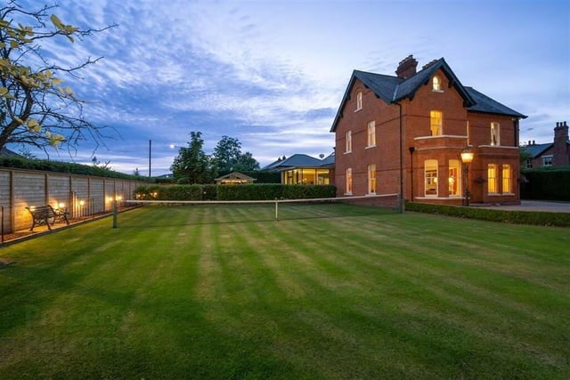 3 Malone Park Central,
Malone Park, Belfast, BT9 6NP

5 Bed Detached House

Offers over £1,700,000