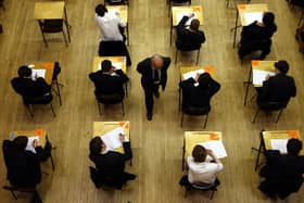 The DUP and UUP have rejected criticism of academic selection in a new report from QUB academics.